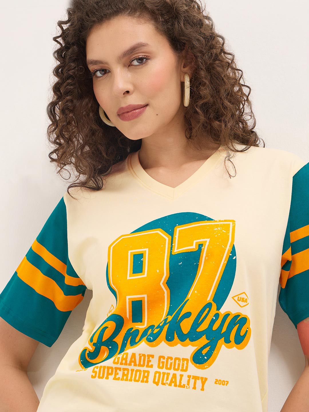 dillinger womens printed v neck oversized fit tshirt