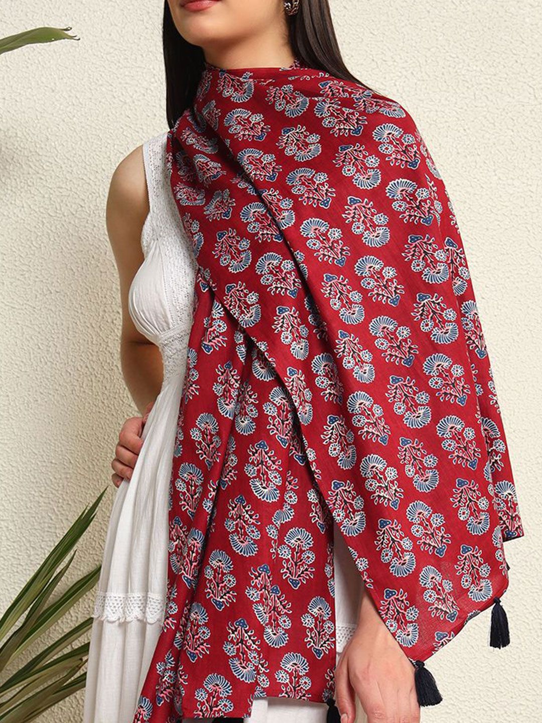 handicraft palace women printed tasseled detail border scarf handicraft palace women printed tasseled detail border scarf