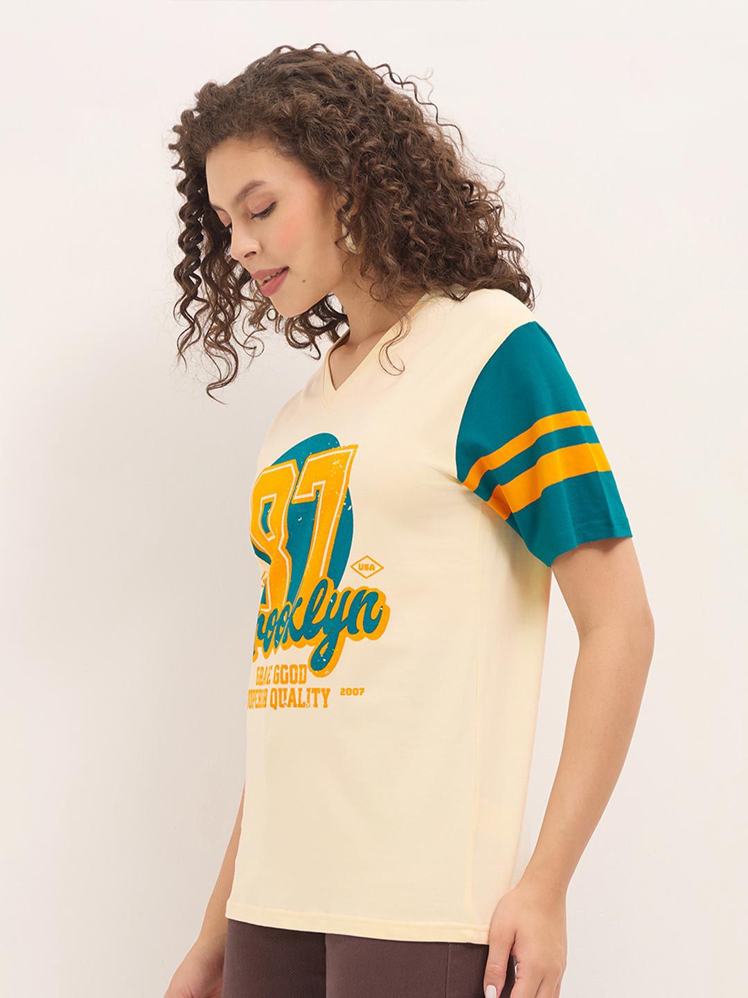 dillinger womens printed v neck oversized fit tshirt