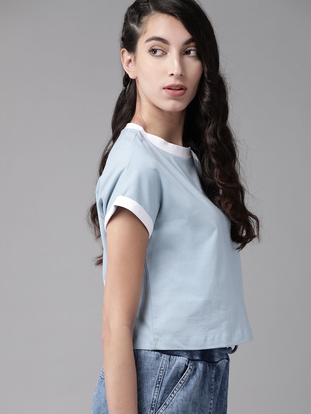 the roadster lifestyle co women blue solid cotton round neck crop boxy fit t shirt