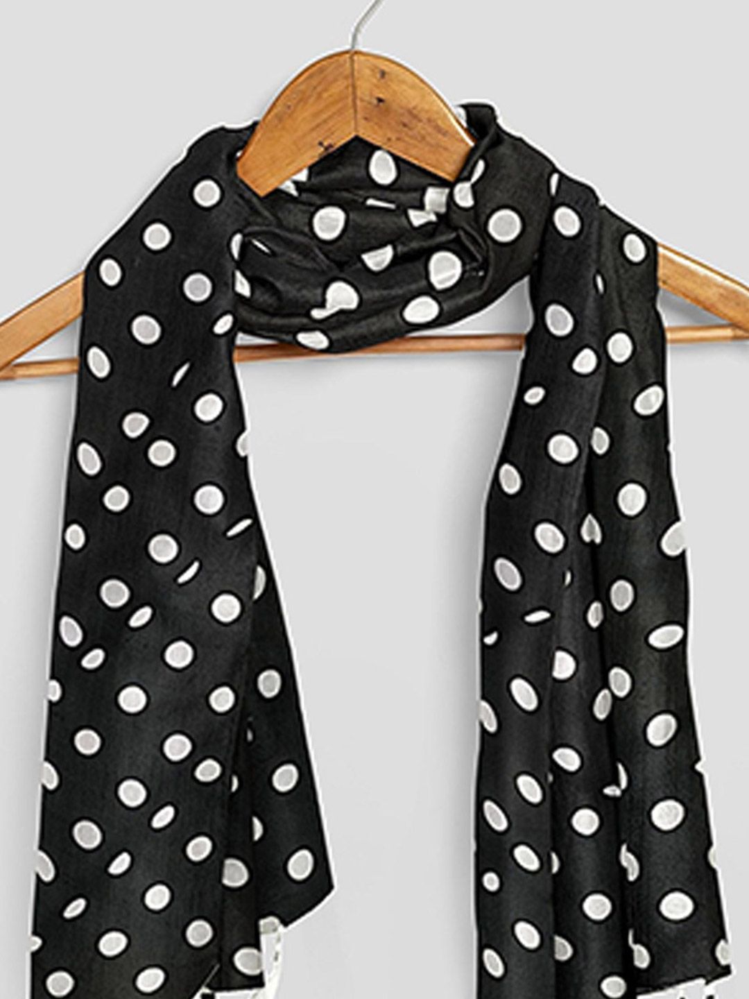poshampaa be desi women set of 2 polka dots printed scarfs with tasselled border poshampaa be desi women set of 2 polka dots printed scarfs with tasselled border
