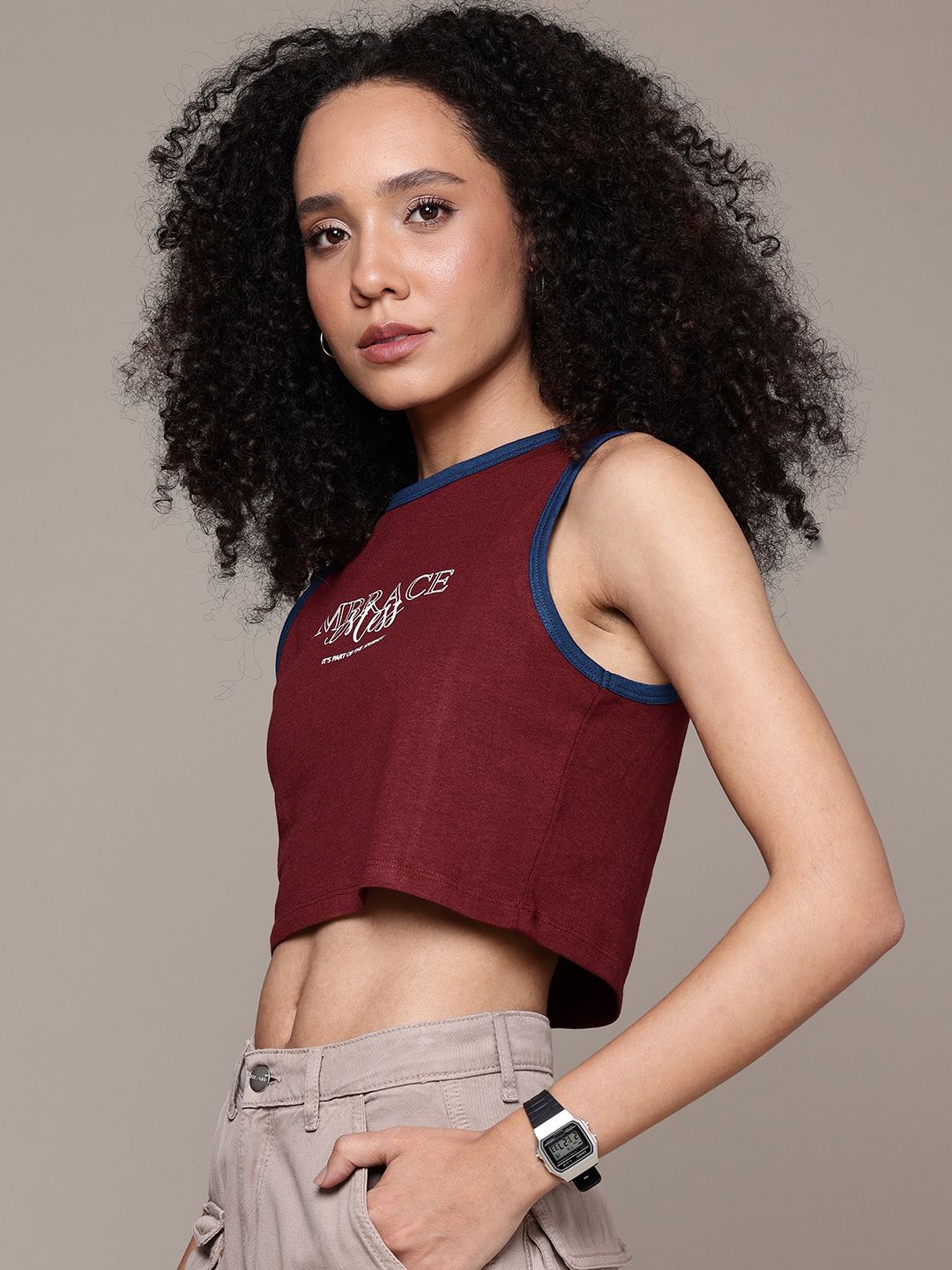 the roadster life co. typography printed slim fit crop t shirt