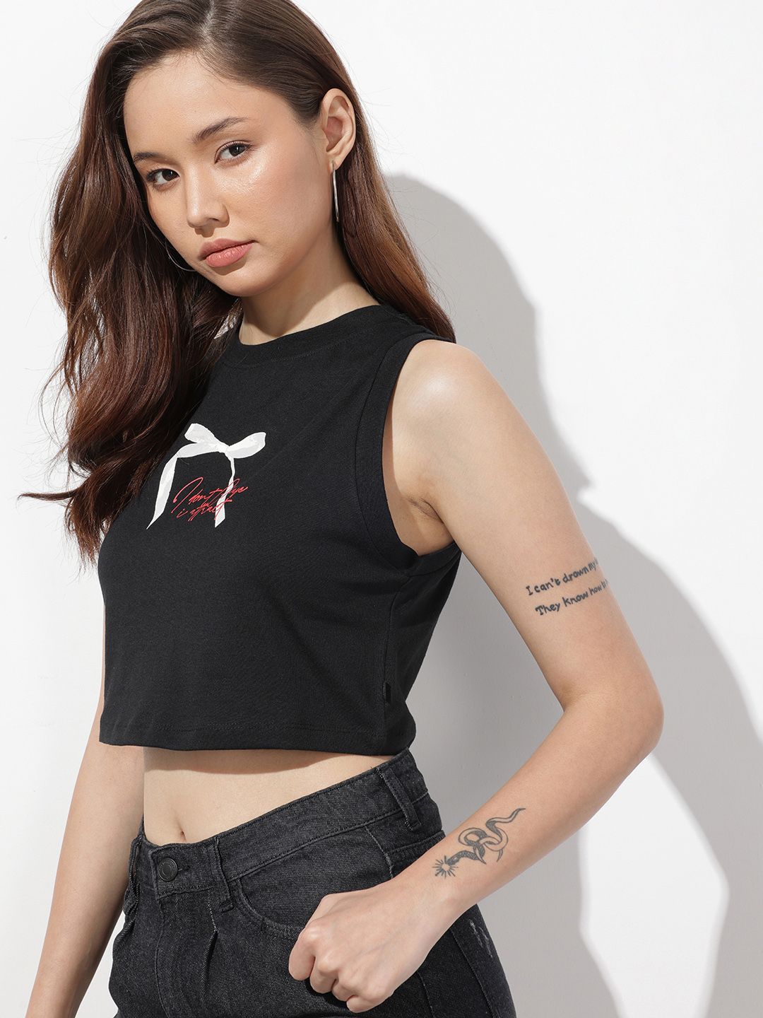 the roadster life co. typography printed slim fit crop t shirt